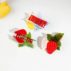 Pinces à cheveux en acétate en forme de fraise avec des motifs de fruits mignons