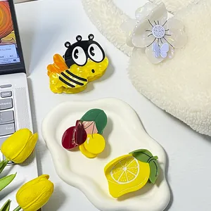 Set di mollette per capelli in acetato con fiori e api su vassoio decorativo