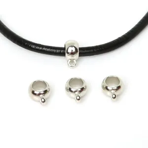 Helle silberne Anhängerschlaufen für DIY-Schmuck, flache runde CCB-Verbinderperlen