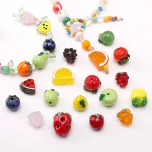 Perles colorées en verre en forme de fruits fraise citron et pomme pour création bijoux
