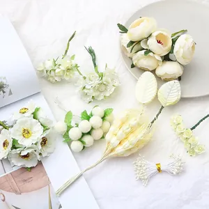 Beigefarbenes Kunstblumen-Set mit Staubgefäßen für DIY-Schmuck und Haarschmuck