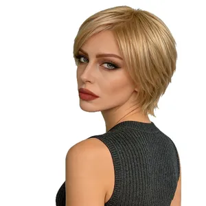 Perruque courte blonde pour femme avec coupe dégradée, frange latérale et cheveux lisses