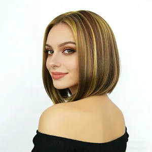 Parrucca a caschetto corto biondo con base castana e strati naturali per donna