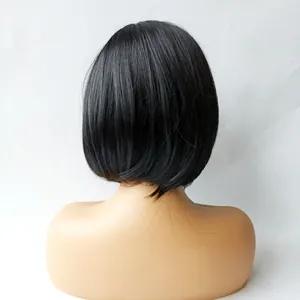 Vista posteriore della parrucca a caschetto nera naturale con capelli sintetici lisci
