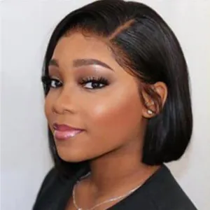 Short black Bob wig with side part and natural hairline for women fashion look