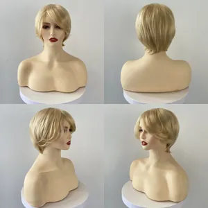 Perruque synthétique courte blond clair dégradée vue sous quatre angles différents