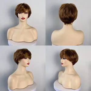Vues détaillées de la perruque courte auburn de face, de dos et de profil