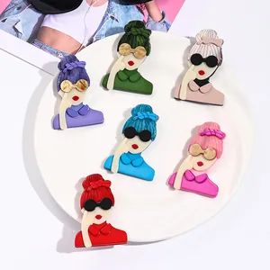 Vintage Pop Art Acrylic Female Portrait Brooch Pin Sunglasses Red Lips Fashion Badge For Women Clothing Bag Decoration