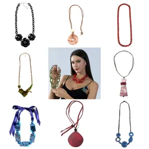Collares con colgantes chic de acrílico colorido para mujer en varios diseños geométricos