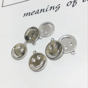 Set di cinque ciondoli a faccina sorridente in argento lucido per gioielli DIY