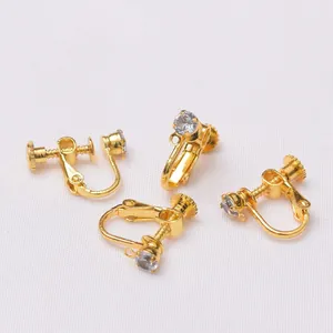 Gouden clip-on oorbellen converters met 4mm zirkonia voor oren zonder gaatjes