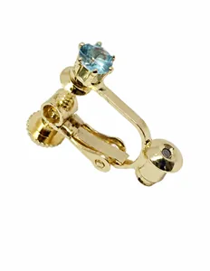 Dettaglio convertitore per orecchini a clip fai-da-te placcato oro 18k con zircone blu
