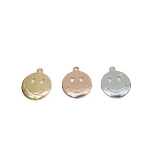 Set di tre ciondoli a faccina sorridente placcati oro 14k in oro oro rosa e argento
