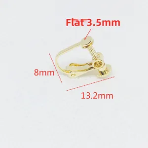 Dettaglio delle clip per orecchie a U dorate regolabili, misure 13,2x8x3,5 mm