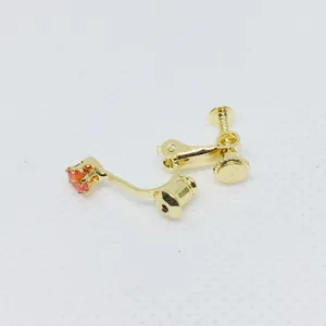 Convertidor de pendientes de clip dorado con circón naranja brillante para orejas sin perforar