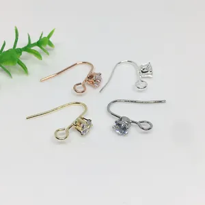 Crochets d'oreilles en laiton plaqué or 14k avec zircone cubique en quatre finitions