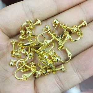 Convertitori per orecchini a clip placcati oro con sfera da 4mm e asola per creazione DIY