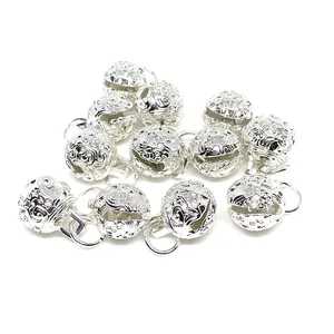 Pendentifs cloches en argent avec fleurs gravées et anneaux pour création de bijoux