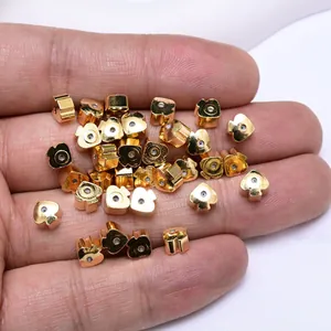 Fermoirs de boucles d'oreilles cœur en laiton doré 18K avec silicone pour bijoux DIY