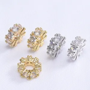Macro di distanziatori a fiocco di neve in oro 14k e argento con zirconi micro-intarsiati