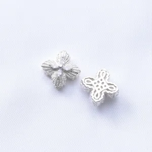 Perla distanziatrice a quadrifoglio placcata oro 18K con zirconi per gioielli fai-da-te