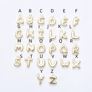 Set van 26 18K vergulde 3D alfabet hangers A-Z met oogjes voor DIY sieraden maken