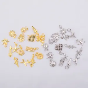 Ποικιλία από DIY γούρια με επικάλυψη χρυσού 18k και ασήμι σε σχήματα καρδιάς και αστεριού