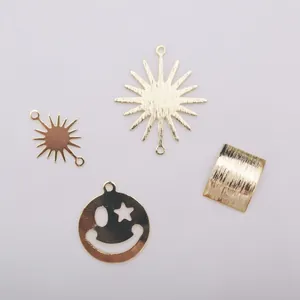 Χρυσά μενταγιόν ήλιος και αστέρι 14k με βουρτσισμένο μέταλλο για χειροποίητα κοσμήματα