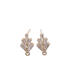 Fächerförmige 14k vergoldete Ohrstecker mit Baguette-Zirkonia im Art-Deco-Stil