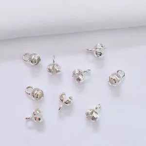 Colgantes de capullos plateados para pulseras DIY con rayas finas y aros superiores