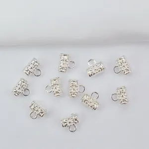 Detailansicht der 14k goldgefüllten Spacer-Perlen mit Blumenrelief für DIY-Schmuck