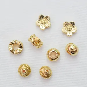 Set di distanziatori a fiore placcati oro 14K e copriperle per creazione di gioielli