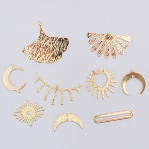 14k Gold vergoldete gebürstete Metallanhänger mit Mond Sonne und Blatt für DIY-Schmuck