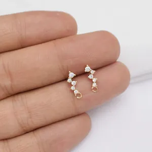 14K vergoldete S925 Silber Ohrstecker Zubehör mit 5 Zirkonia gebogenem Inlay Design