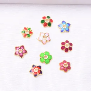 Bunte Emaille-Blumenperlenkappen für DIY-Schmuckherstellung in Antikgold-Finish