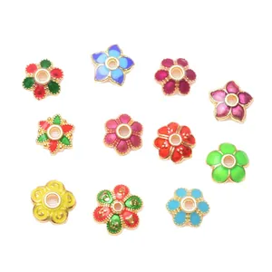 Bunte Emaille-Blumen-Perlenkappen in verschiedenen Farben für DIY-Schmuck und Armbänder