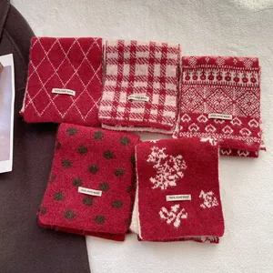 Écharpe en Tricot de Noël pour Femmes Vintage Rouge Flocon de Neige Motif Fair Isle Cœur Chaud Hiver Acrylique Longue Écharpe Cadeau de Vacances