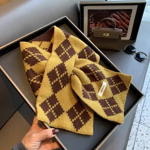 Premium 100% wool knitted scarf with yellow and brown argyle pattern in high-end styling