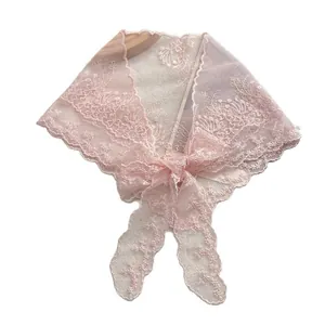 Rosa Spitzen-Dreieckstuch mit floraler Stickerei und Schleifen-Gürtel-Dekoration