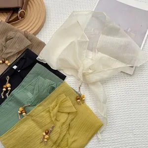 Foulards élégants en mousseline plissée avec glands en perles de bois multicolores