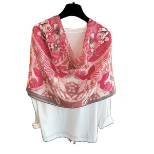 Châle floral rose léger pour femme, idéal pour la protection solaire et les vacances de plage