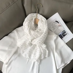 Écharpe en coton et lin blanche avec motif cerise doré pour le printemps et soleil