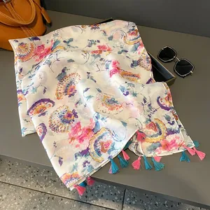 Écharpe bohème à imprimé fleuri avec pompons colorés pour femmes style vacances
