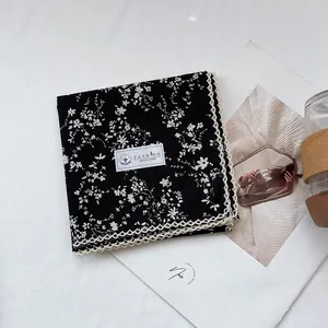 70CM Damen Baumwolle Leinen Halstuch mit Blumenmuster und weißer Spitze Borte
