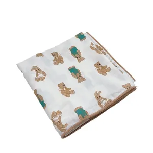 Couverture d'emmaillotage en coton pour bébé avec motifs d'ours et de lapins et bord brun
