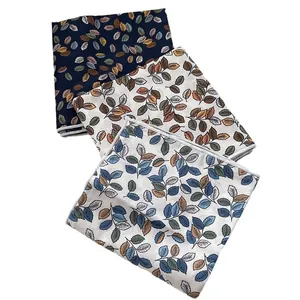 Lot de trois bandanas en coton à motif floral avec bords cousus et imprimé vintage