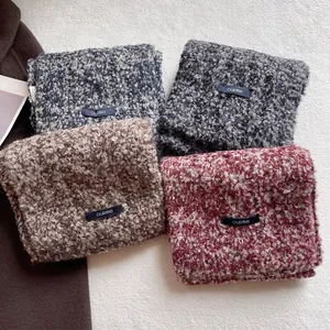 Sciarpe in maglia misto lana testurizzata in quattro colori per il calore invernale