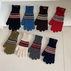 Gestrickte Fair-Isle-Thermohandschuhe mit Touch-Funktion in verschiedenen Farben