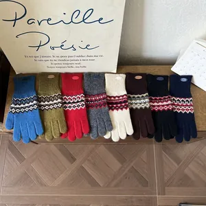 Warme Strickhandschuhe im Fair-Isle-Stil mit Touchscreen-Funktion und Vintage-Mustern