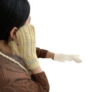 Chunky cable knit neck-hanging gloves for women in beige and white warm yarn